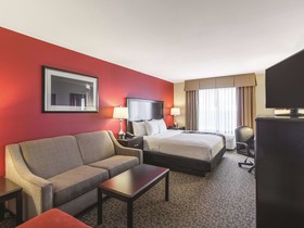 La Quinta Inn & Suites by Wyndham Fargo-Medical Center