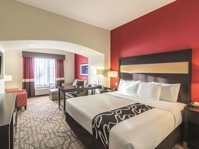 La Quinta Inn & Suites by Wyndham Fargo-Medical Center