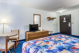 Motel 6 Fargo- South
