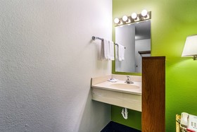 Motel 6 Fargo- South