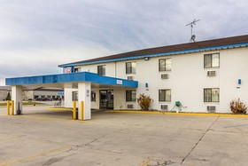 Motel 6 Fargo- South