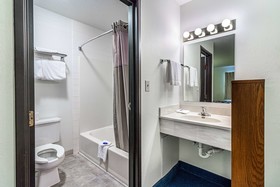 Motel 6 Fargo- South