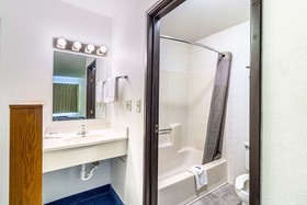 Motel 6 Fargo- South
