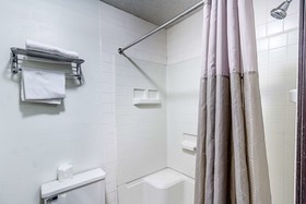 Motel 6 Fargo- South