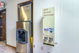 Motel 6 Fargo- South