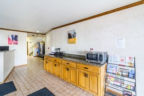 Motel 6 Fargo- South