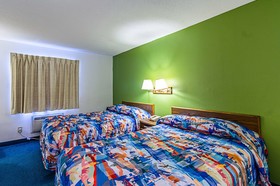 Motel 6 Fargo- South