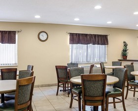Travelodge by Wyndham Fargo West Acres