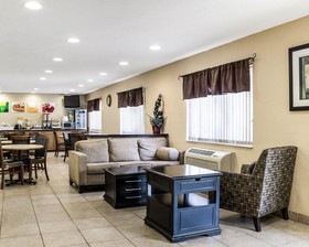 Travelodge by Wyndham Fargo West Acres