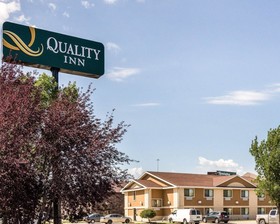 Travelodge by Wyndham Fargo West Acres