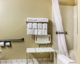 Travelodge by Wyndham Fargo West Acres