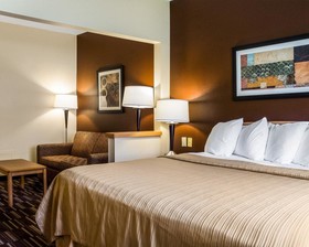 Quality Suites Fargo