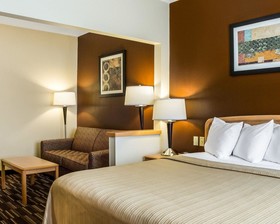 Quality Suites Fargo