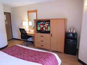 Red Roof Inn Fargo