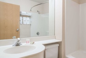 Fargo Airport Inn