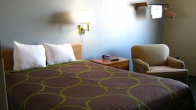 Bison Inn and Suites
