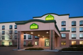 Wingate by Wyndham Fargo