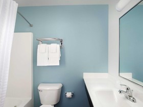 WoodSpring Suites Fargo