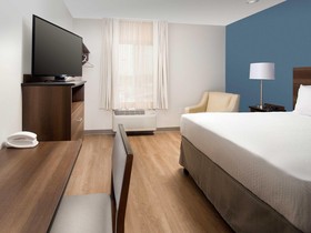 WoodSpring Suites Fargo
