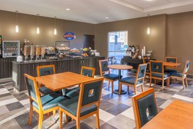 Baymont by Wyndham Grand Forks