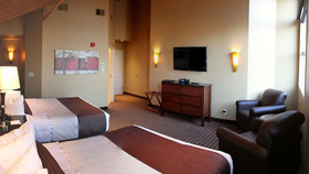 C'mon Inn Hotel & Suites