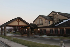 C'mon Inn Hotel & Suites