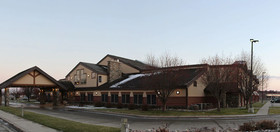C'mon Inn Hotel & Suites