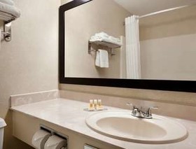 Days Inn by Wyndham Grand Forks Columbia Mall