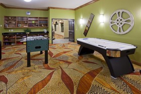Grand Forks Lodge And Suites