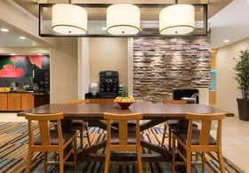 AmeriVu Inn & Suites - Grand Forks