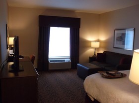 Hampton Inn And Suites Grand Forks