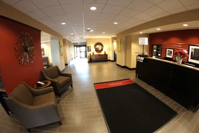 Hampton Inn And Suites Grand Forks