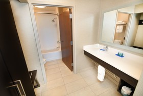 Holiday Inn Express & Suites Grand Forks