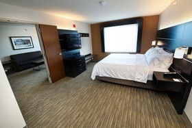 Holiday Inn Express & Suites Grand Forks