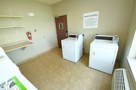 Holiday Inn Express & Suites Grand Forks