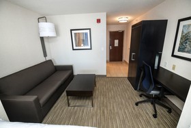 Holiday Inn Express & Suites Grand Forks