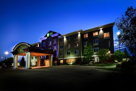 Holiday Inn Express & Suites Grand Forks