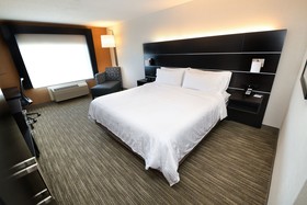 Holiday Inn Express & Suites Grand Forks