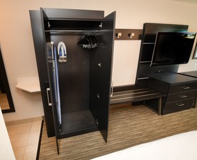 Holiday Inn Express & Suites Grand Forks