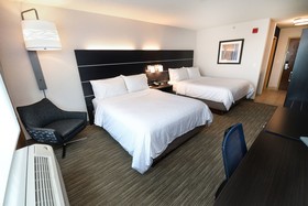 Holiday Inn Express & Suites Grand Forks