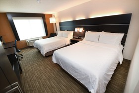 Holiday Inn Express & Suites Grand Forks