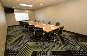 Holiday Inn Express & Suites Grand Forks