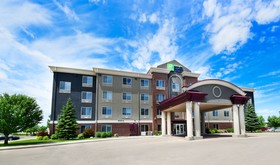 Holiday Inn Express & Suites Grand Forks