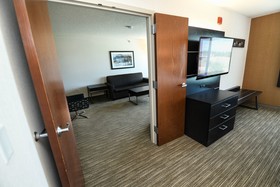 Holiday Inn Express & Suites Grand Forks