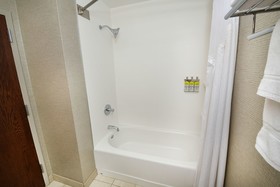 Holiday Inn Express & Suites Grand Forks