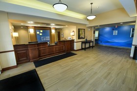 Holiday Inn Express & Suites Grand Forks