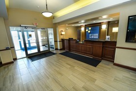 Holiday Inn Express & Suites Grand Forks