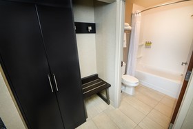 Holiday Inn Express & Suites Grand Forks