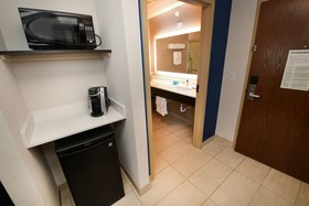 Holiday Inn Express & Suites Grand Forks