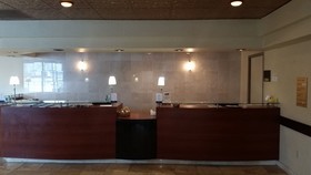 Grand Forks Inn & Suites